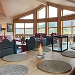 Cozy In Straumgjerde With Sauna * Brunstad