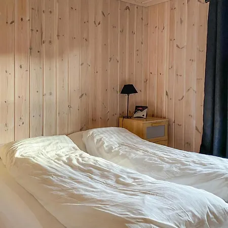Cozy In Straumgjerde With Sauna Holiday home Brunstad
