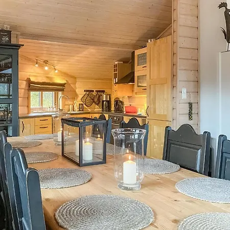 In Straumgjerde With Wifi Holiday home Brunstad