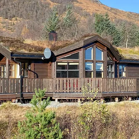 Cozy In Straumgjerde With Sauna Brunstad